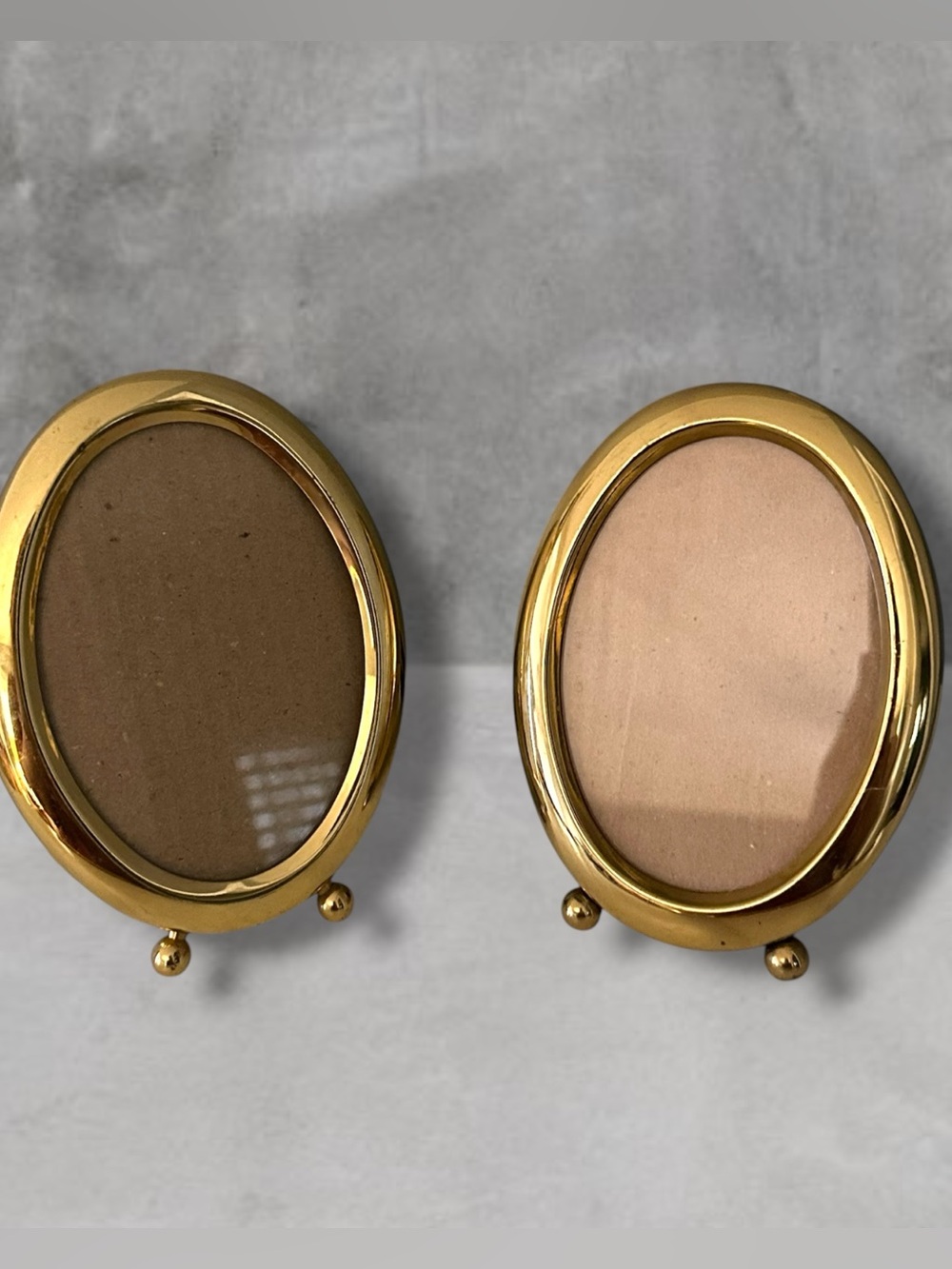 2 OVAL VINTAGE BRASS PICTURE FRAMES 3.5X5 Bar6